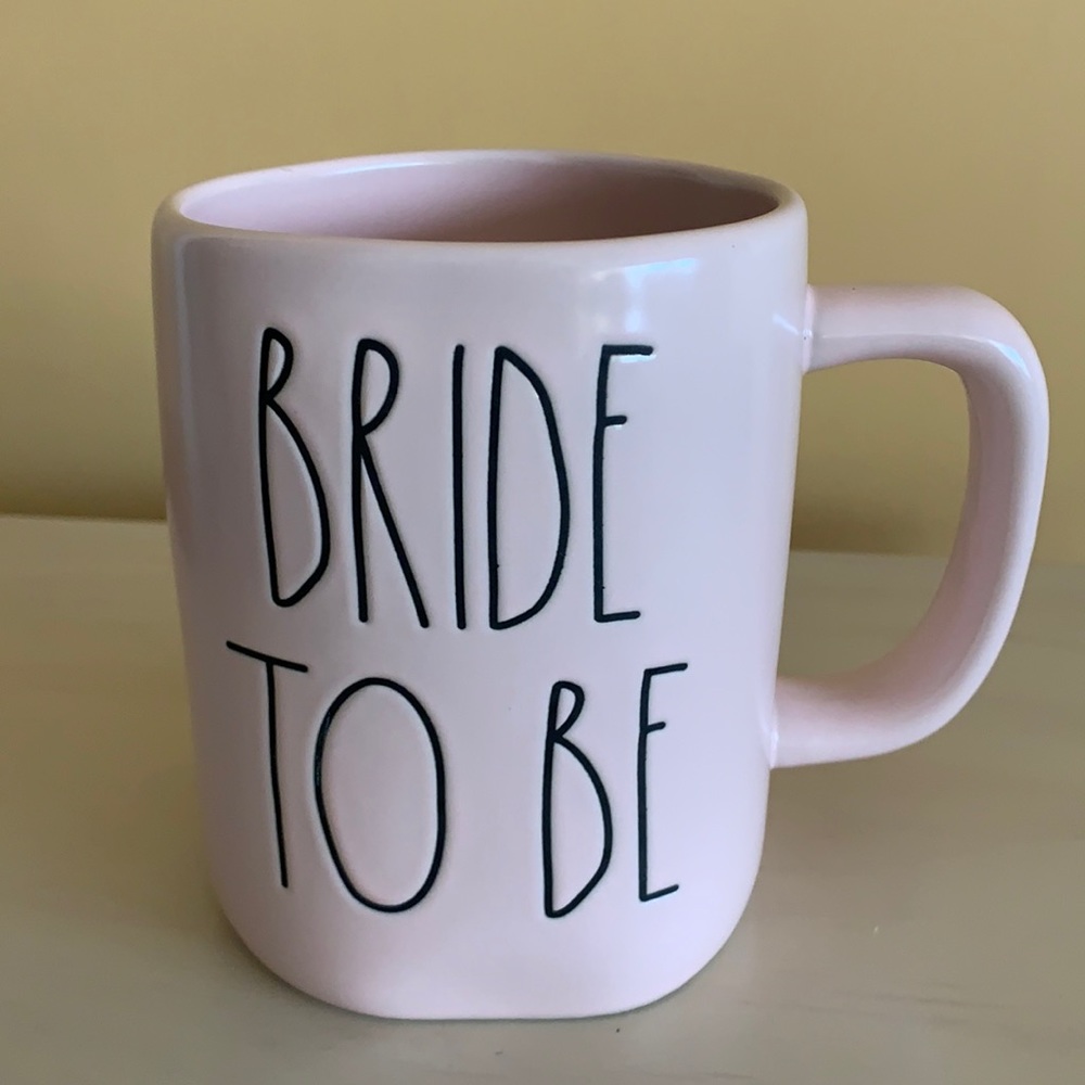 BRAND NEW - OVERSIZED RAE DUN BRIDE TO BE MUG